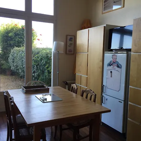 Apartament Bord De Avec Jardin Et Terrasse - - Fr-1-843-54